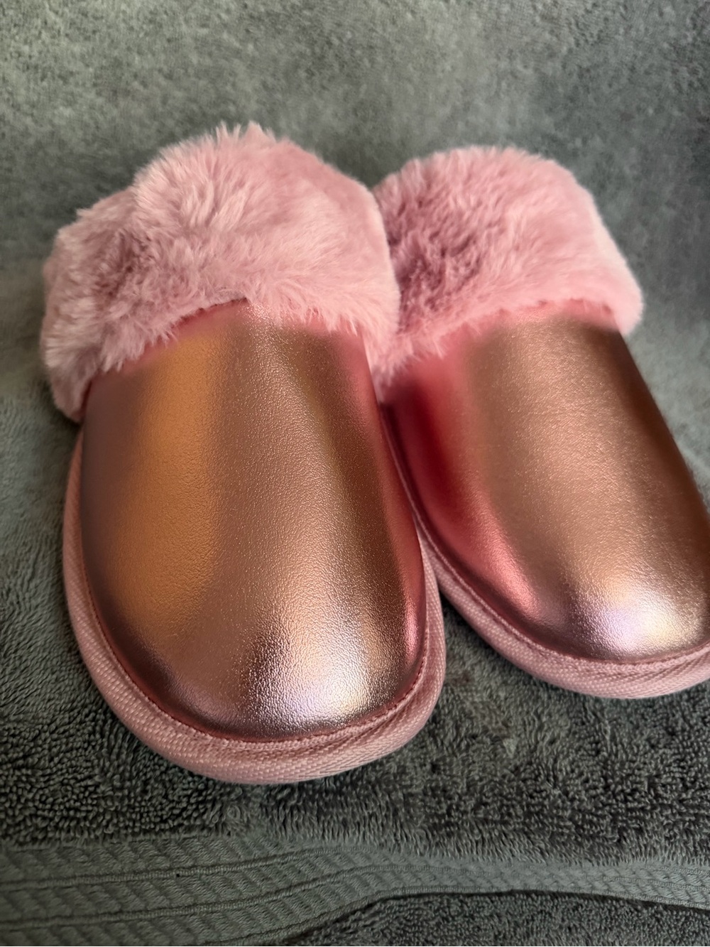 Auden Metallic Pink Faux Fur Slip-On Slippers